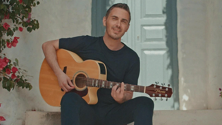 Ο Μιχάλης Χατζηγιάννης «χορεύει» για όγδοη εβδομάδα στη Νο.1 θέση των ραδιοφώνων