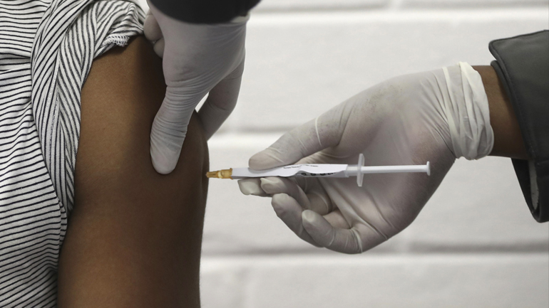 Έτοιμες οι αρχές της Βρετανίας για τη διάθεση εμβολίων κατά του Covid-19