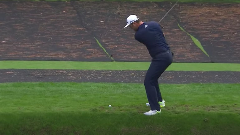 Μια απίστευτη βολή στο γκολφ