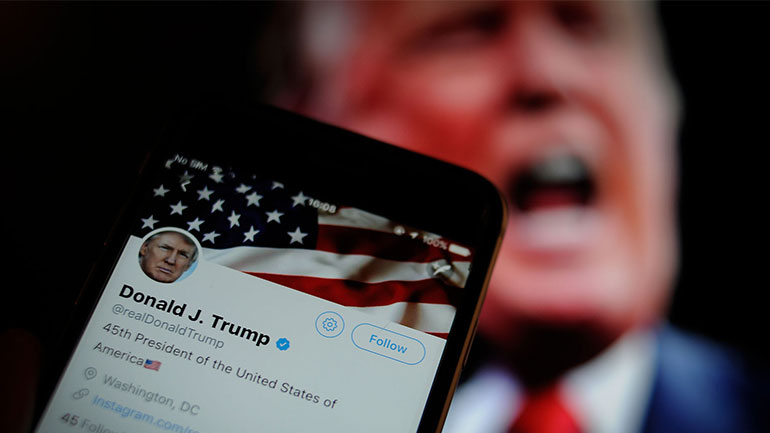 Οι προειδοποιητικές επισημάνσεις στο Twitter και το Facebook δεν αρκούν για να σώσουν τη δημοκρατία