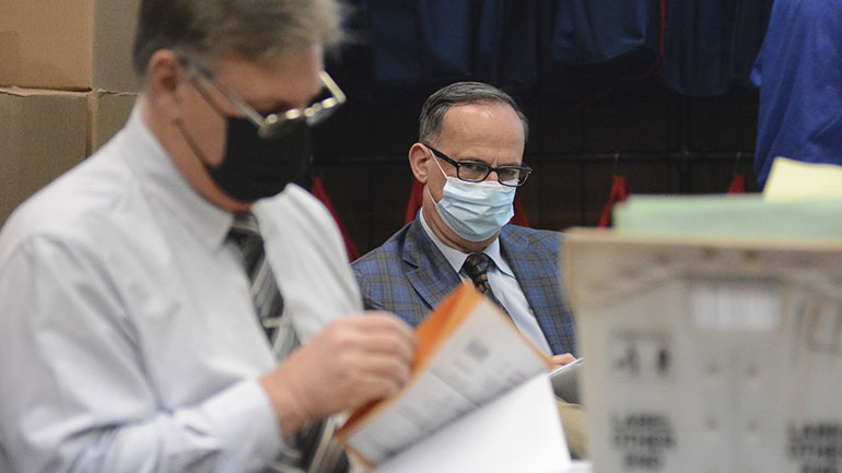 ΗΠΑ: Ταχυδρομικός υπάλληλος ανακάλεσε τον ισχυρισμό περί παρατυπιών με επιστολικές ψήφους στις εκλογές