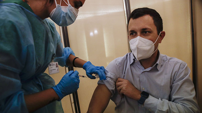 Covid-19: Η Τουρκία ενδιαφέρεται να παράγει το ρωσικό εμβόλιο Sputnik V