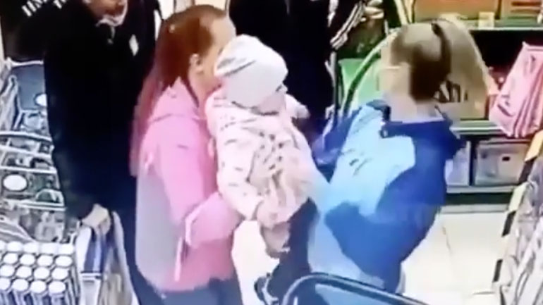 Μια μητέρα πήρε το λάθος μωρό