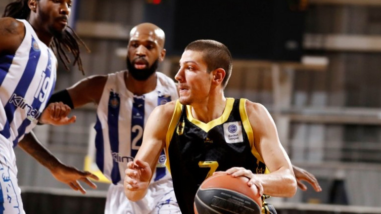 Φλιώνης: «Τιμή η κλήση στην εθνική ομάδα»