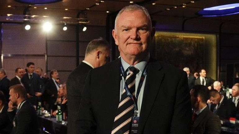 Παραιτήθηκε και από αντιπρόεδρος της FIFA ο Κλαρκ