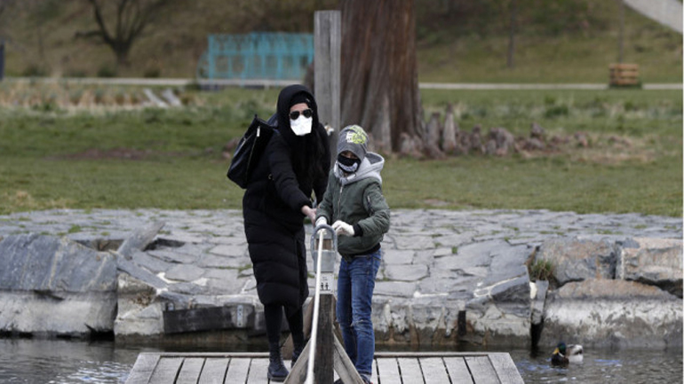 Σαρώνει ο κορωνοϊός στην Τσεχία: 8.925 νέα κρούσματα σε 24 ώρες