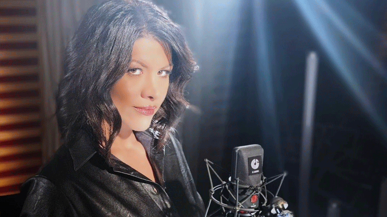 Αθηναΐς: H νέα της ταυτότητα και το καινούργιο της single!