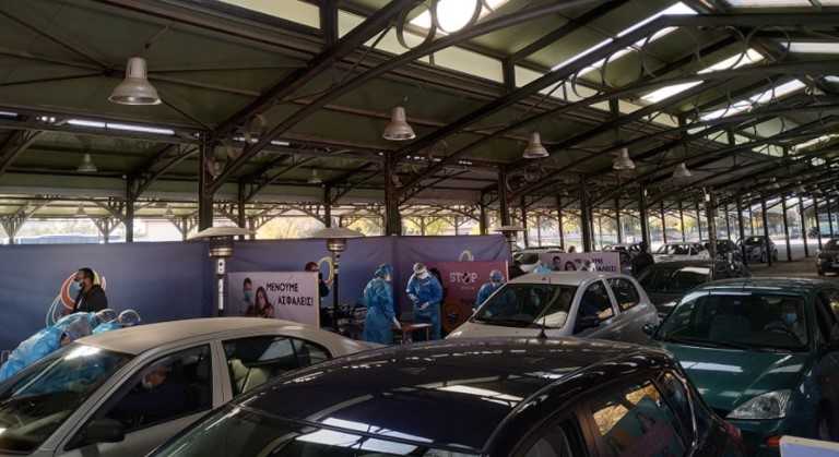 Διενέργεια τεστ στο αυτοκίνητο στη Λάρισα