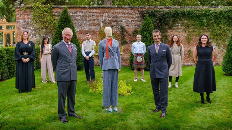 Ο πρίγκιπας Κάρολος λανσάρει για πρώτη φορά σειρά ρούχων για καλό σκοπο Ο πρίγκιπας Κάρολος λανσάρει για πρώτη φορά σειρά ρούχων για καλό σκοπο