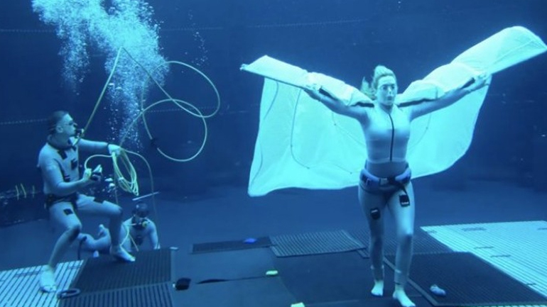 Η Κέιτ Γουίνσλετ κατέρριψε το ρεκόρ υποβρύχιου κινηματογραφικού γυρίσματος του Τομ Κρουζ