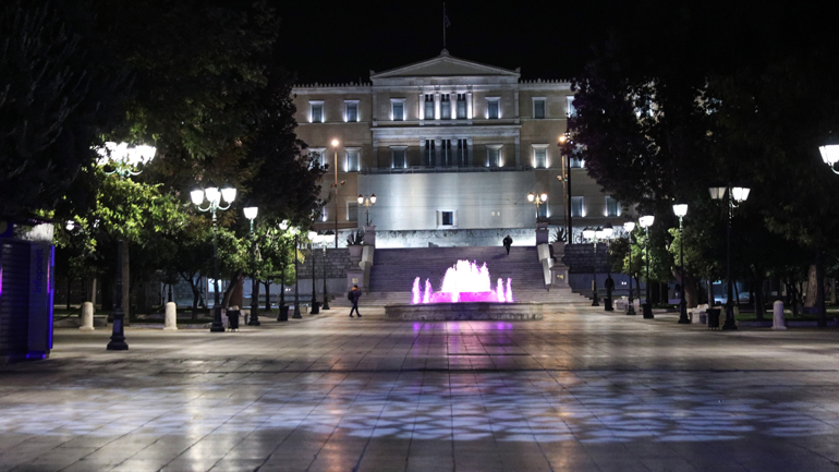 Απαγόρευση κυκλοφορίας: Ερήμωσε το κέντρο της Αθήνας