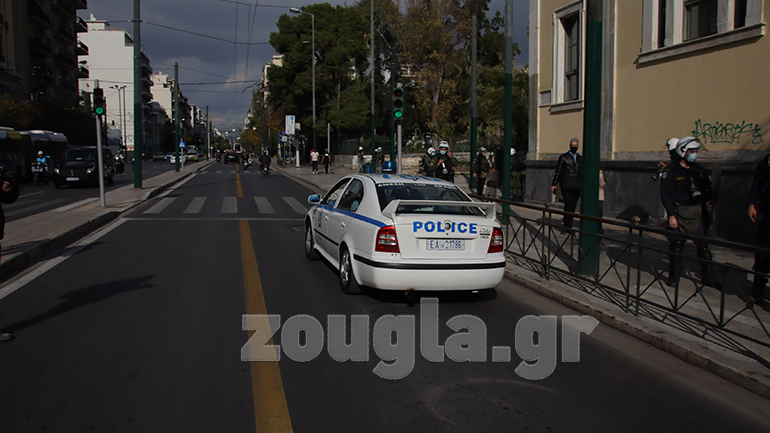 Προσαγωγές ατόμων που έφερναν φαγητό στους συγκεντρωμένους στο Πολυτεχνείο