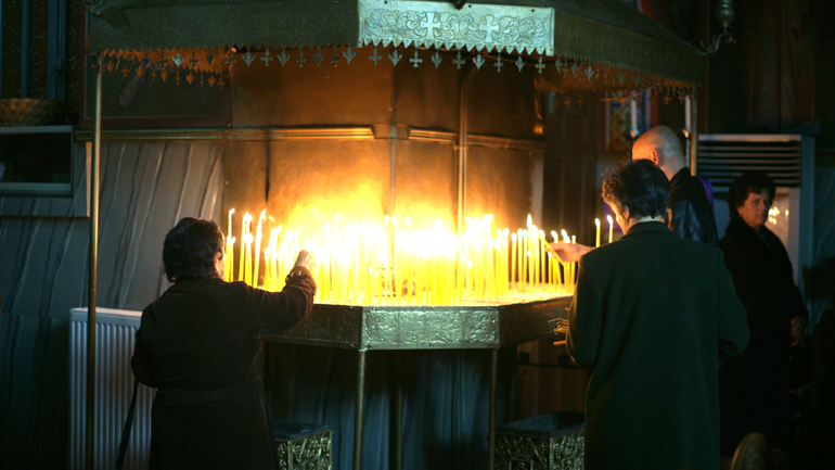 Να λειτουργήσουν οι ναοί τα Χριστούγεννα ζητεί η Εκκλησία από τον Πρωθυπουργό