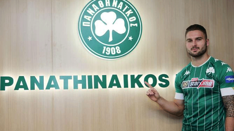 Σένκεφελντ: «Είμαι περήφανος, πάμε τριφυλλάρα»