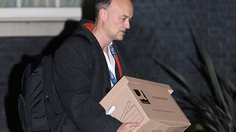 Παραιτήθηκε και αποχώρησε από την Ντάουνινγκ Στριτ ο πρωθυπουργικός σύμβουλος Ντόμινικ Κάμινγκς