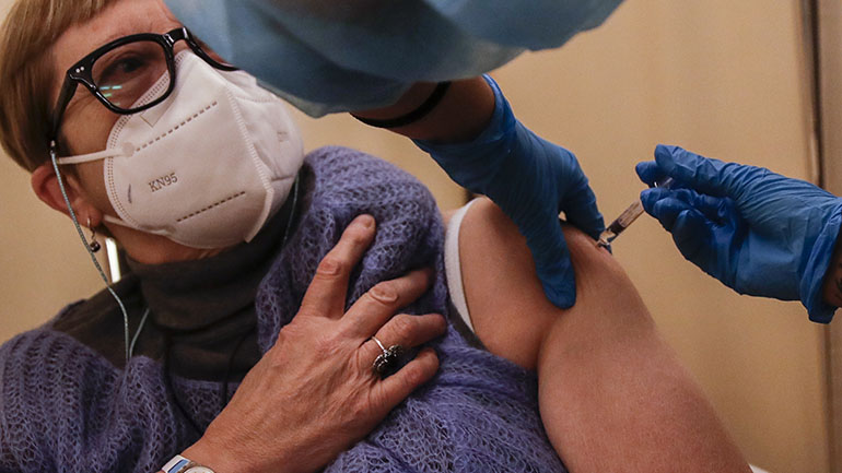 Covid-19: Η Ουγγαρία μπορεί να γίνει η πρώτη χώρα της Ε.Ε. που θα παράγει το ρωσικό εμβόλιο Sputnik-V