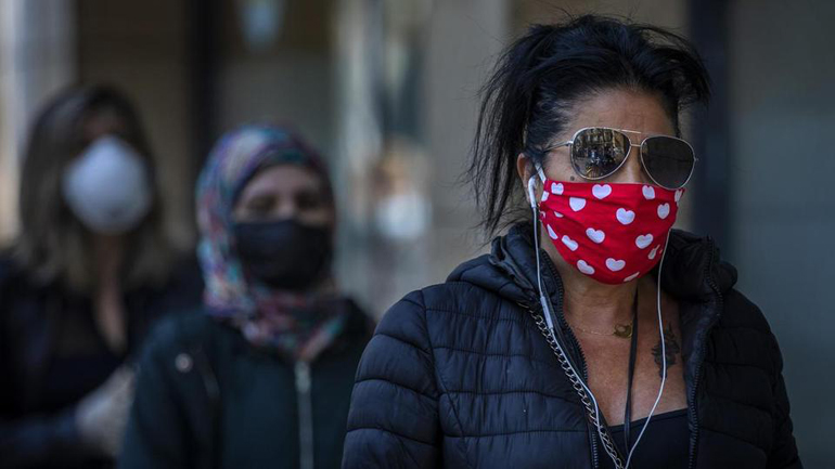 Το Κέντρο Ελέγχου Νοσημάτων των ΗΠΑ συνιστά την ευρεία χρήση υφασμάτινων μασκών