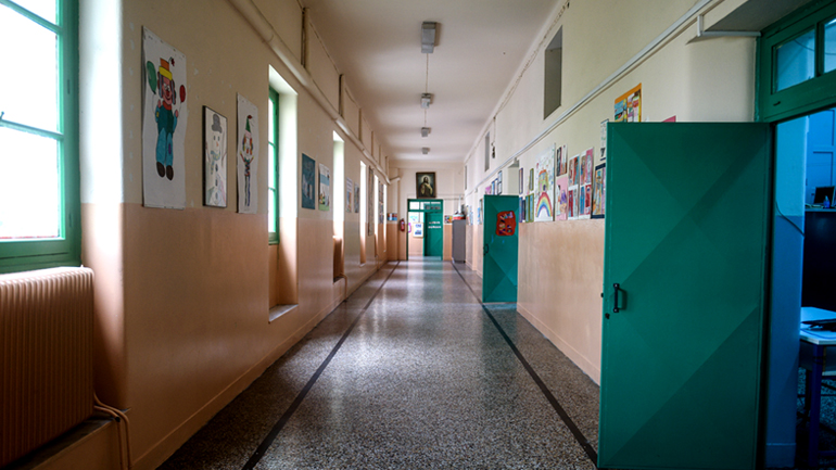 Στις 12 το μεσημέρι οι ανακοινώσεις για δημοτικά – νηπιαγωγεία