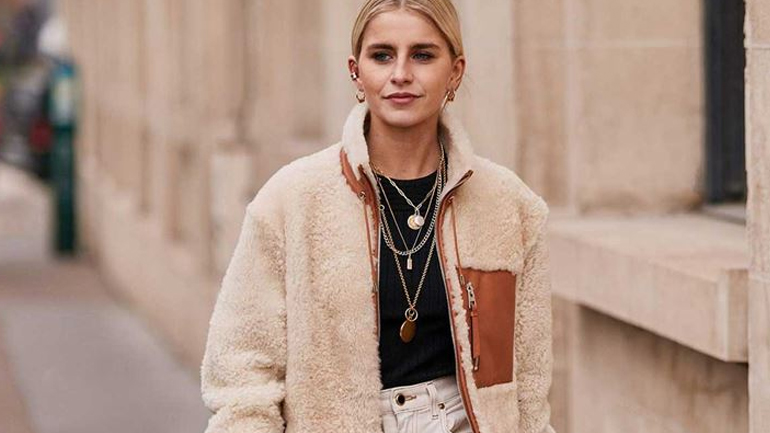 Τα shearling jackets από τα 70’s επιστρέφουν στη μόδα ανανεωμένα!
