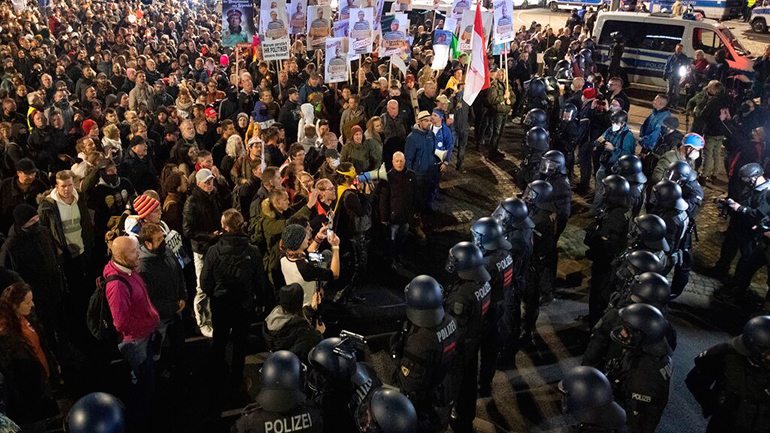 Αμφισβήτηση των περιοριστικών μέτρων στην Ευρώπη – Oι ΗΠΑ αντιμέτωπες με ραγδαία εξάπλωση του κορωνοϊού