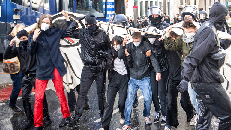 Γερμανία: Διαδηλώσεις κατά της χρήσης μάσκας και των περιοριστικών μέτρων