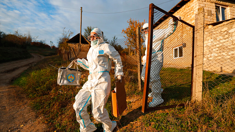  Παρά τις διαμαρτυρίες οι κυβερνήσεις προειδοποιούν ότι η χαλάρωση των μέτρων θα αργήσει