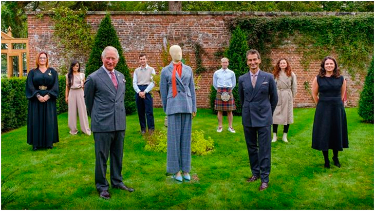 Ο πρίγκιπας Κάρολος λανσάρει για πρώτη φορά σειρά ρούχων για καλό σκοπό