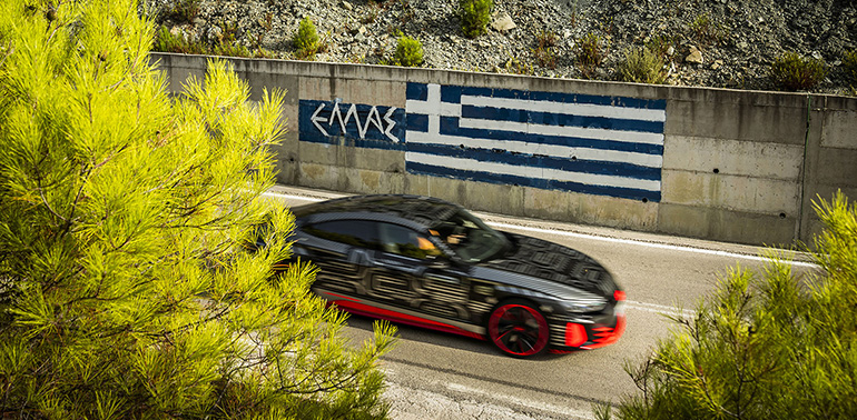 Καλή είνα η Ελλάδα μας αλλά να μαθαίνουμε και τι συμβαίνει σε αυτήν... (στη φωτό το Audi e-Tron GT)