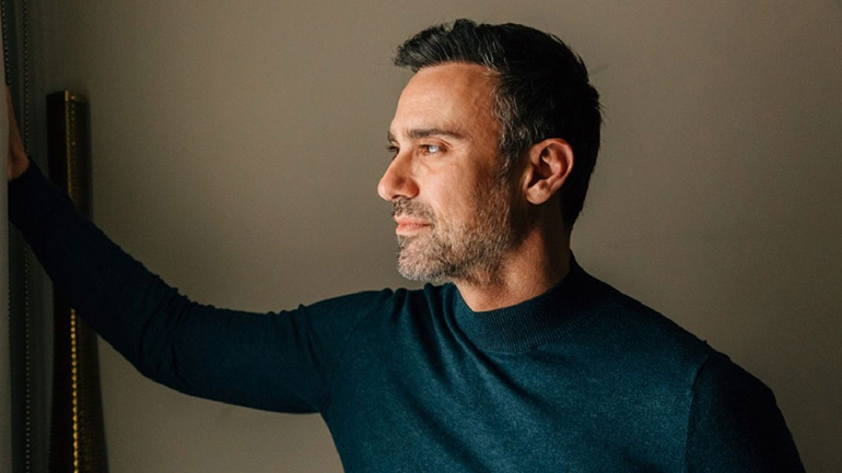 Ο Γιώργος Καπουτζίδης δηλώνει: «Φαντάζομαι δεν μάθατε το 2020 ότι είμαι gay»