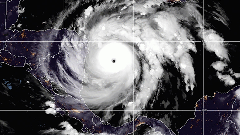 Ο κυκλώνας «Γιώτα» ενισχύθηκε στην κατηγορία 5 και απειλεί την Ονδούρα και τη Νικαράγουα