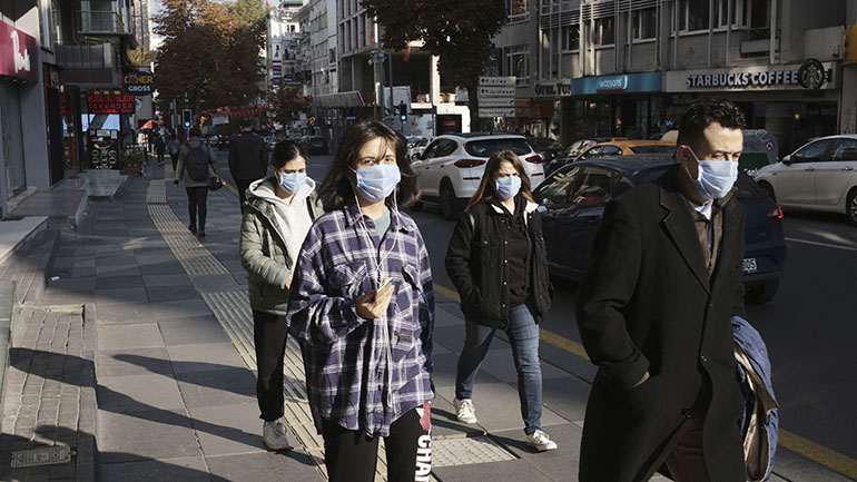 Τσεχία: Καταγράφηκε ο χαμηλότερος αριθμός νέων κρουσμάτων κορωνοϊού από τις 4 Οκτωβρίου