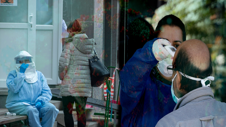 Καταμετρήθηκαν 2.422 κρούσματα Covid-19 σε 24 ώρες