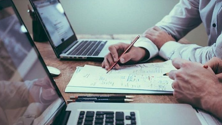 Υπερψηφίστηκε το νομοσχέδιο του υπουργείου Ανάπτυξης για το ηλεκτρονικό εμπόριο