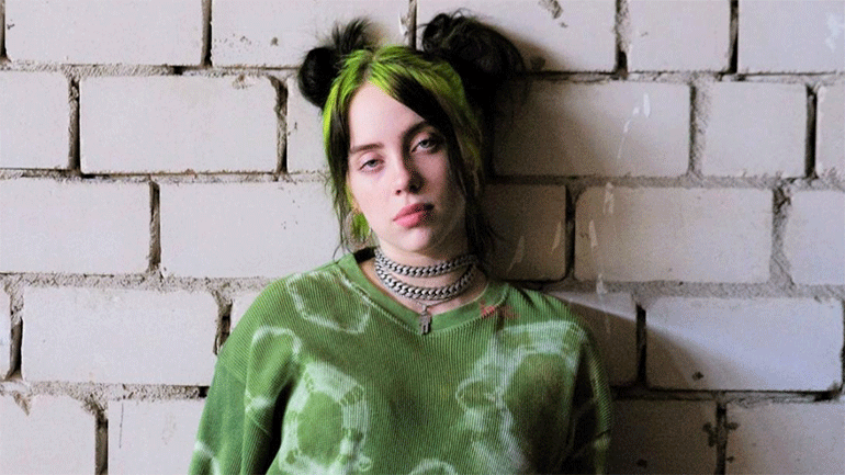 Στο βιντεοκλίπ του «Therefore – Am», η Μπίλι Έιλις περιπλανιέται σε εγκαταλελειμμένο mall