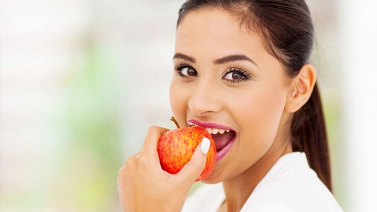 Τι θα συμβεί στο σώμα μας εάν τρώμε ένα μήλο την ημέρα