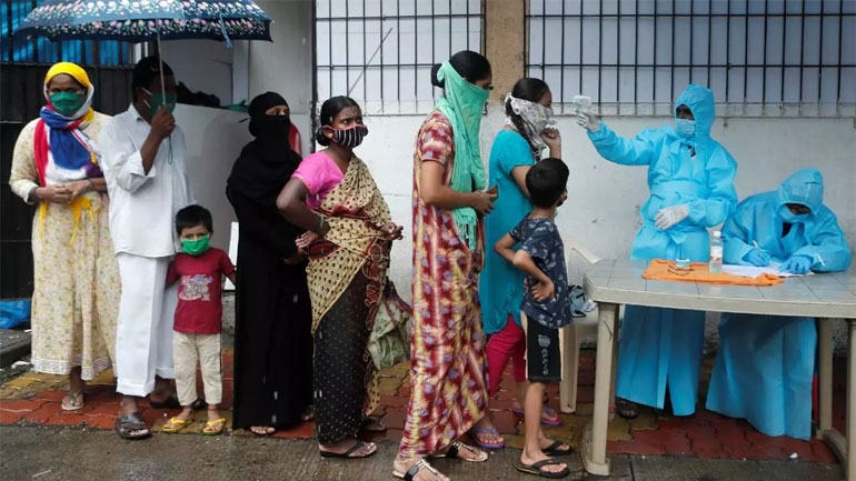 Στον χαμηλότερο αριθμό από τον Ιούλιο τα κρούσματα κορωνοϊού στην Ινδία