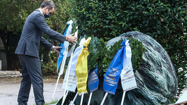 Η γκαντεμιά ξαναχτύπησε και κάποιοι εκ δεξιών ψιλοχαμογελούν