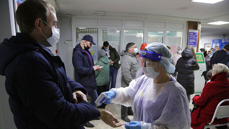 Ρωσία: Ημερήσιο ρεκόρ θανάτων και χιλιάδες νέα κρούσματα