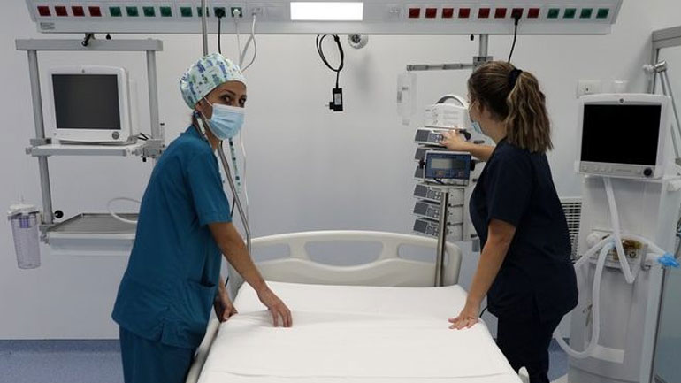 Το απόγευμα η άφιξη των δέκα εθελοντριών νοσηλευτριών στη Θεσσαλονίκη