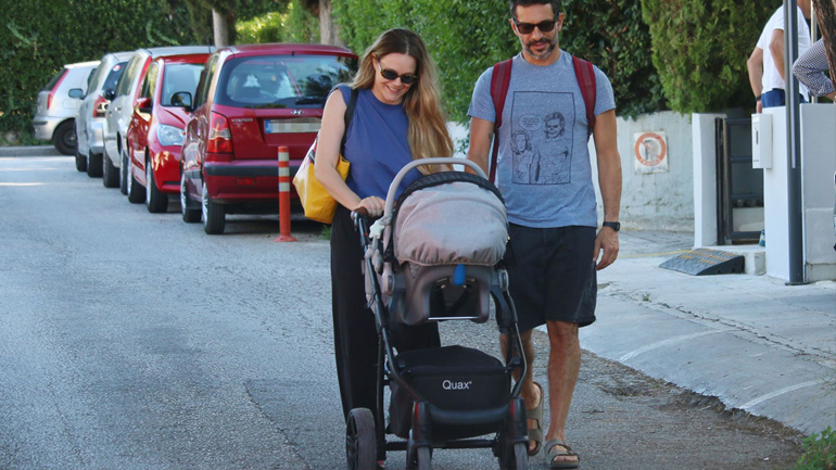 Γιώργος Χρανιώτης & Γεωργία Αβασκαντήρα: Βόλτα με τον γιο τους στα βόρεια προάστια Γιώργος Χρανιώτης & Γεωργία Αβασκαντήρα: Βόλτα με τον γιο τους στα βόρεια προάστια