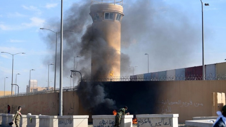 Επίθεση με ρουκέτες εναντίον της πρεσβείας των ΗΠΑ στη Βαγδάτη – Νεκρό ένα κορίτσι και πέντε τραυματίες