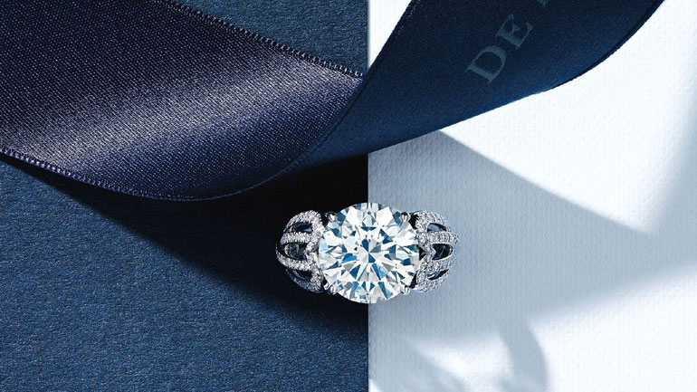 De Beers: Μειώθηκαν οι πωλήσεις ακατέργαστων διαμαντιών