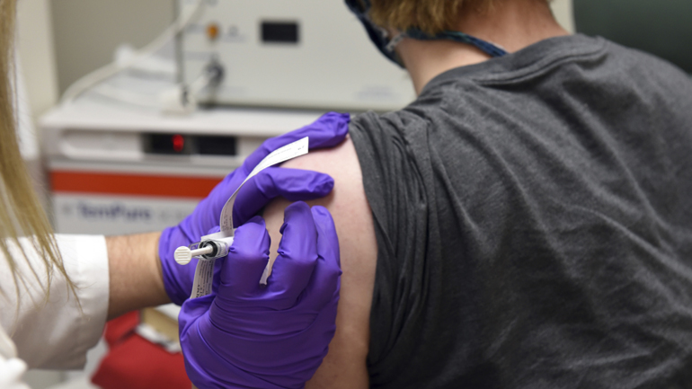 Το σχέδιο εμβολιασμού κατά της Covid στην Ελλάδα θα παρουσιάσει ο υπουργός Υγείας