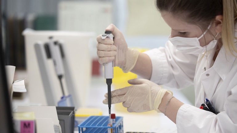 Γερμανία: Πιθανή έγκριση του εμβολίου της BioNTech στα μέσα Δεκεμβρίου