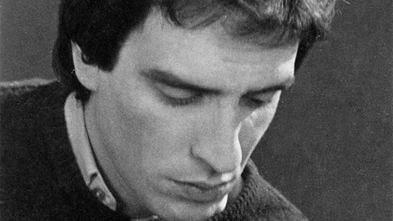 KKE: «Αποχαιρετούμε με ιδιαίτερη θλίψη τον σπουδαίο και βαθιά εκφραστικό τραγουδιστή Δημήτρη Ψαριανό»