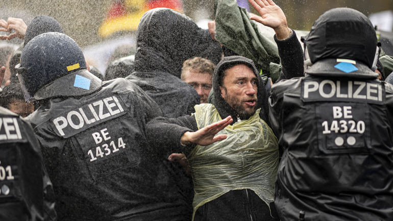 Βίαιες διαμαρτυρίες έξω από το γερμανικό κοινοβούλιο