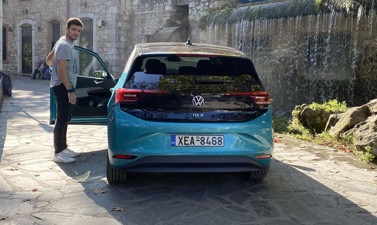 Έως τα 30 χλμ./ώρα εκπέμπει έναν τεχνητό ήχο για να ειδοποιούνται οι πεζοί  