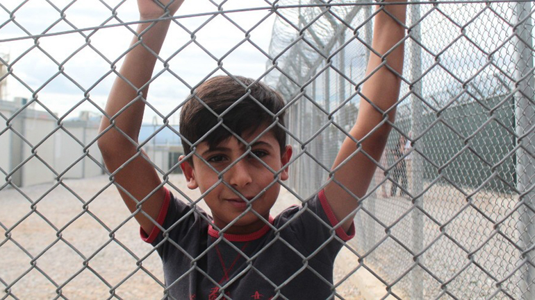 Τέλος στο μέτρο της φιλοξενίας ασυνόδευτων ανηλίκων σε αστυνομικά τμήματα