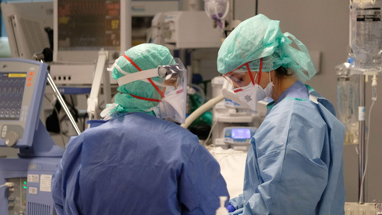 Κατέληξαν 43 ασθενείς με κορωνοϊό τις τελευταίες ώρες Κατέληξαν 43 ασθενείς με κορωνοϊό τις τελευταίες ώρες