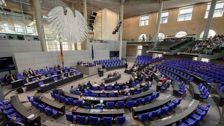 Γερμανία: Η Bundestag ζήτησε απαγόρευση των Γκρίζων Λύκων